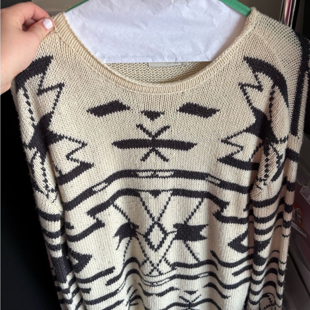 TOWNSEN Black and Cream Patterned Sweater